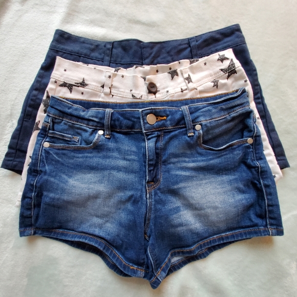 UNIQLO Strechy Denim Shorts - Picture 5 of 10